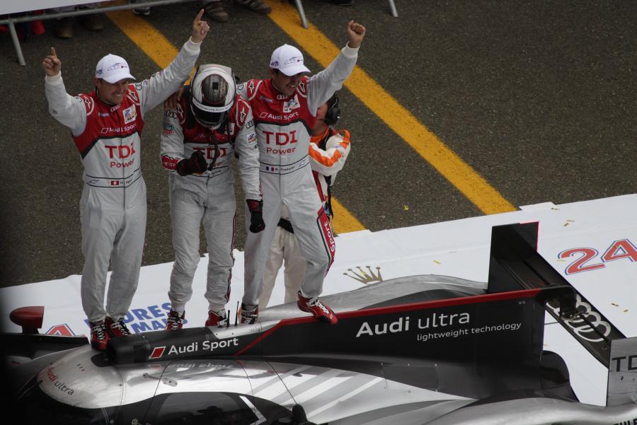  Audi R18 TDI Ultra Le Mans 24hr 2011 года  (фото 6 из 108)
